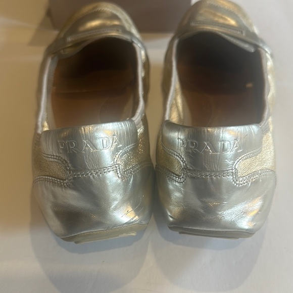 Prada w box metallic light gold Silver toned scrunch lightweight Loafers sz 40 - Picture 4 of 10